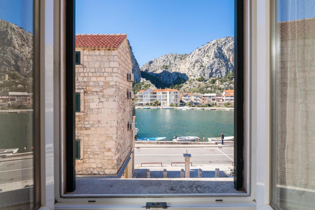 Central Alley Omis Exterior photo